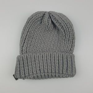 Gray Knit Winter Beanie {Chuns}